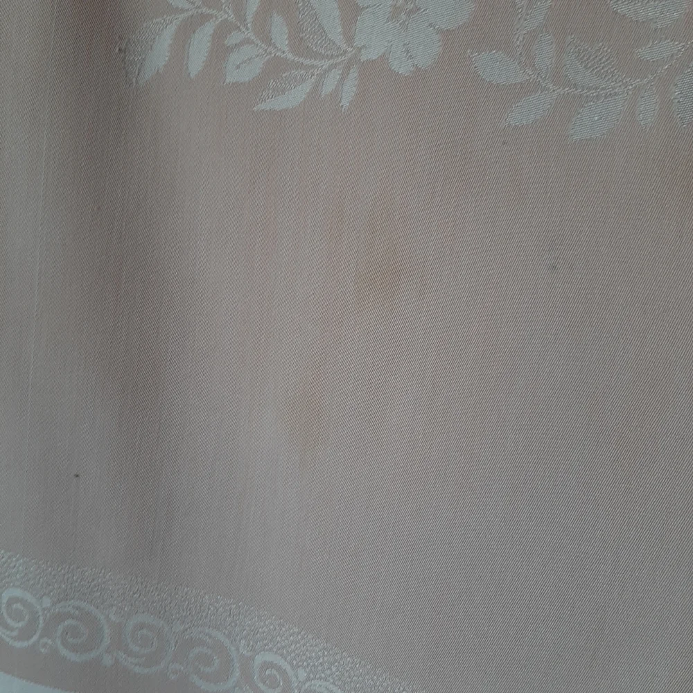Vtg Damask Pastel Pink Tablecloth and 6 Piece Napkin Set.